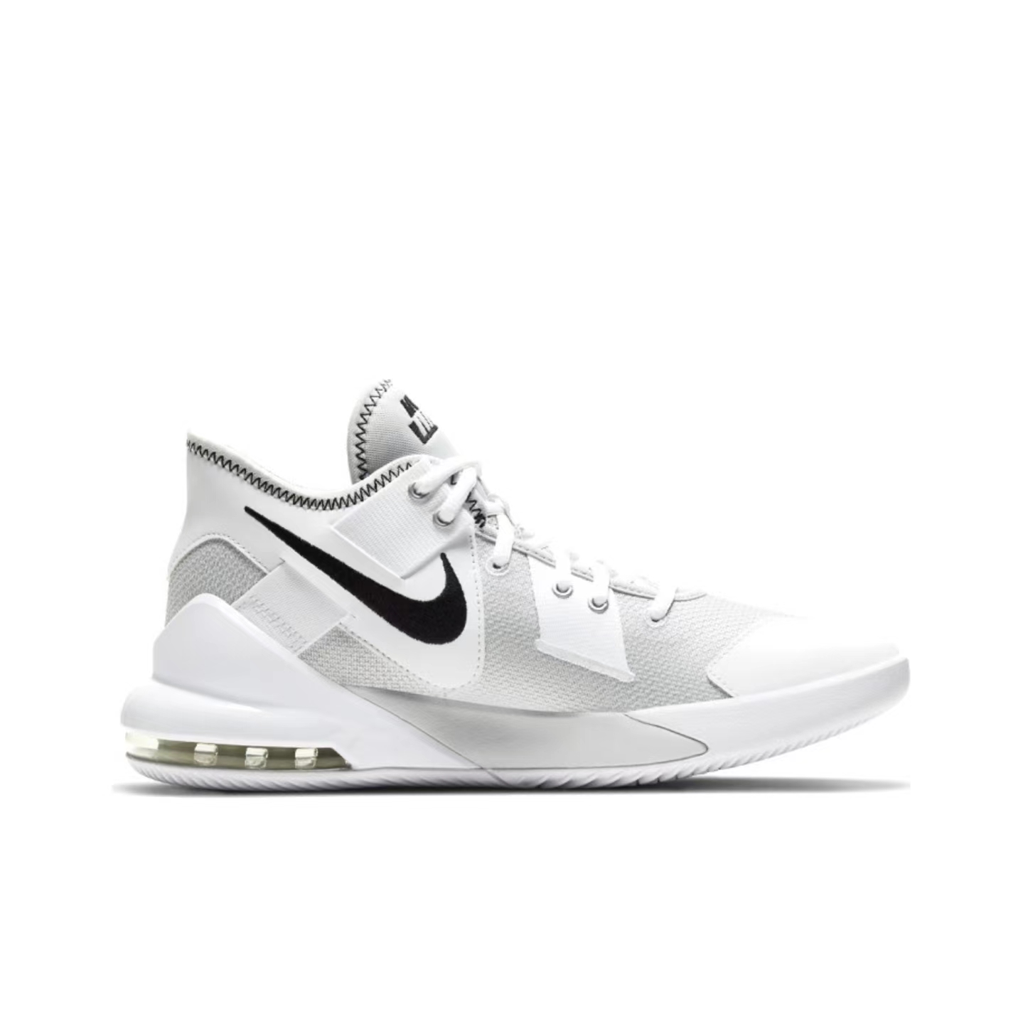 轻巧的篮球鞋(nike air max impact 2实战测评,300开的nike篮球鞋性能