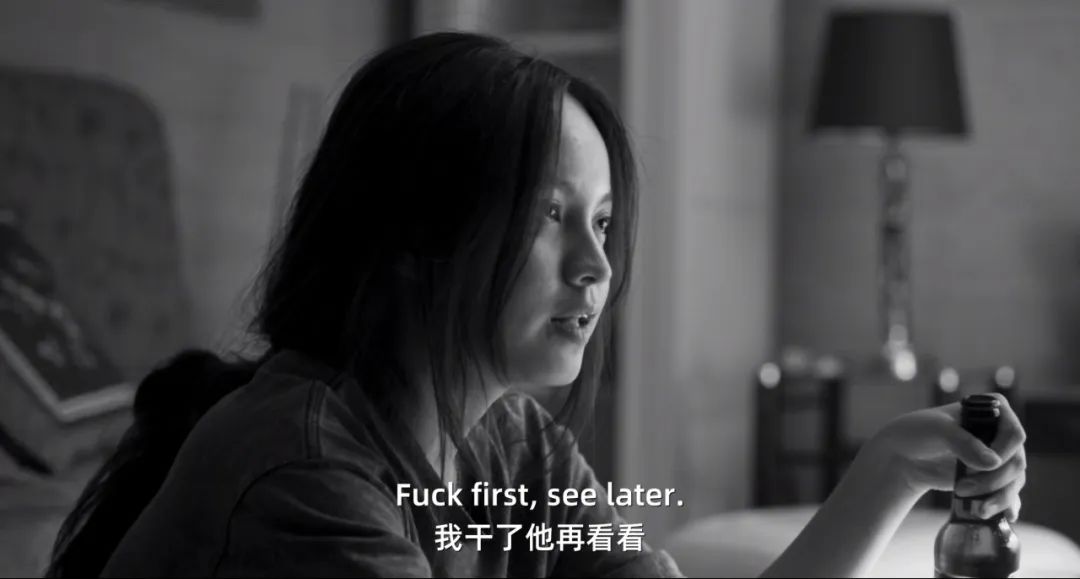 她刚出道，就刷新了华人女星尺度