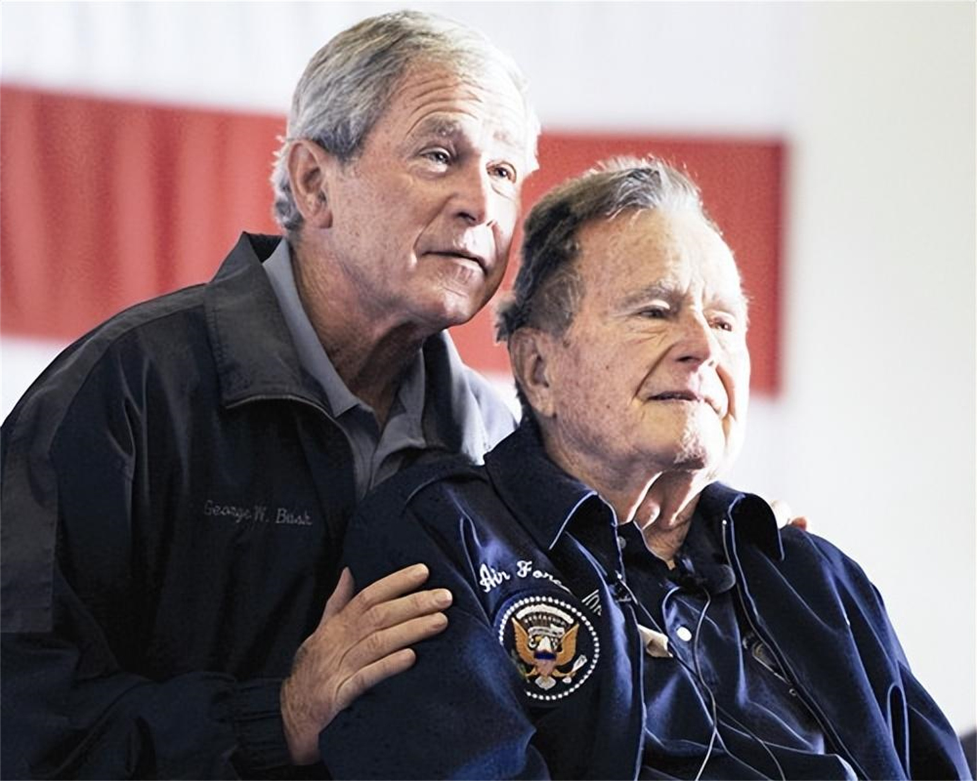 老布什的一生见证了太多的风风雨雨,可谓是整个中国崛起的见证者.