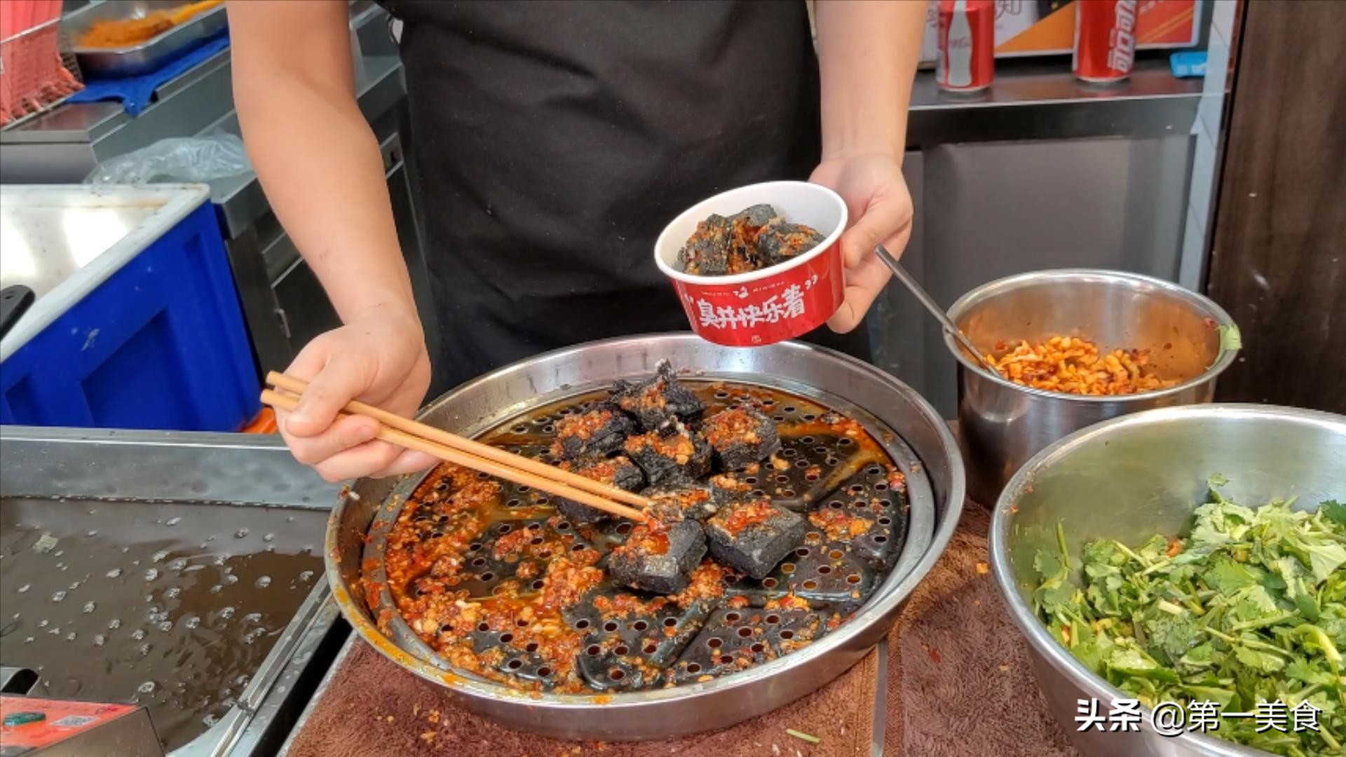 图片[17]-在中国4年 老外不敢品尝的5种美食 臭豆腐都是小意思-起舞食谱网