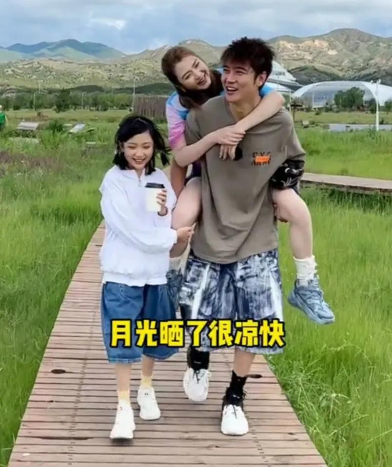 尤其是女儿张晞彤,从小就是位美人胚子.