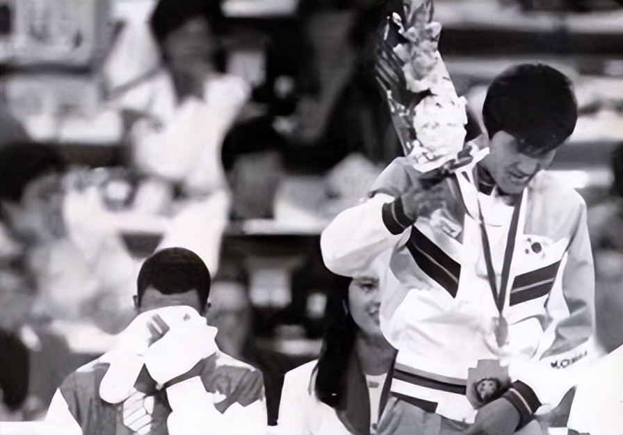 韩国吹黑哨(韩国崛起的一场奥运会，为何成为奥运史的奇耻大辱？裁判被打出国)