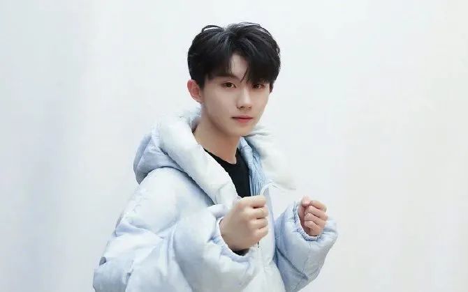 何超莲作妖害惨窦骁？章子怡提携朱一龙？许魏洲拿祭天剧本？