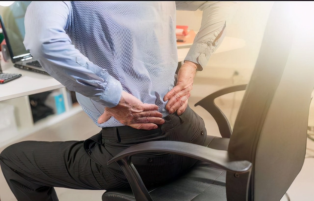 尾椎骨的准确位置图片(尾骨痛是因为坐时间长) - 赤虎壹号