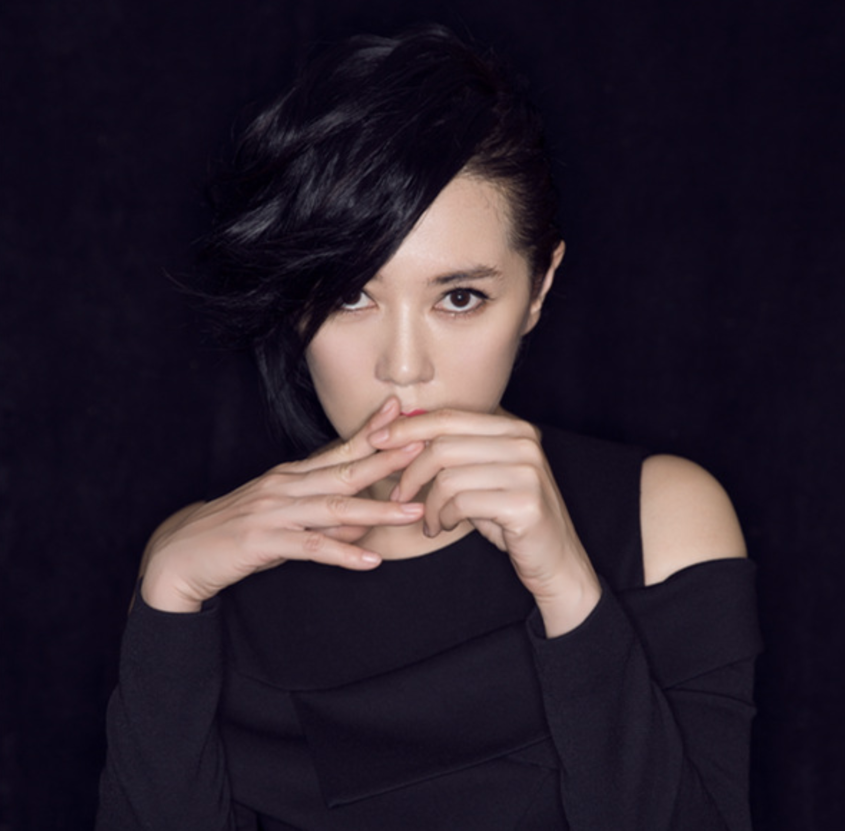 李小冉的胸,刘涛的腰,宋佳的腿,这些中年女星性感起来能迷死人