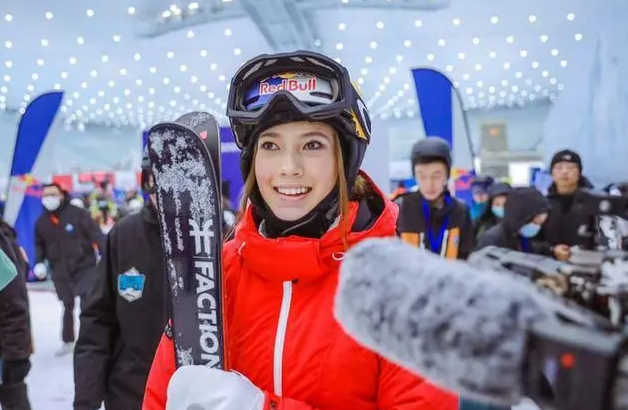 谷爱凌就读的斯坦福大学，到底有多贵？家里要没矿，根本读不起书