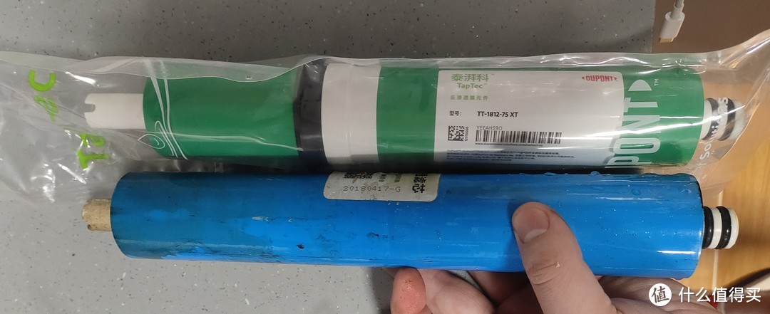 使用1年的净水器滤芯有多脏！百元解决全屋净水，一学就会