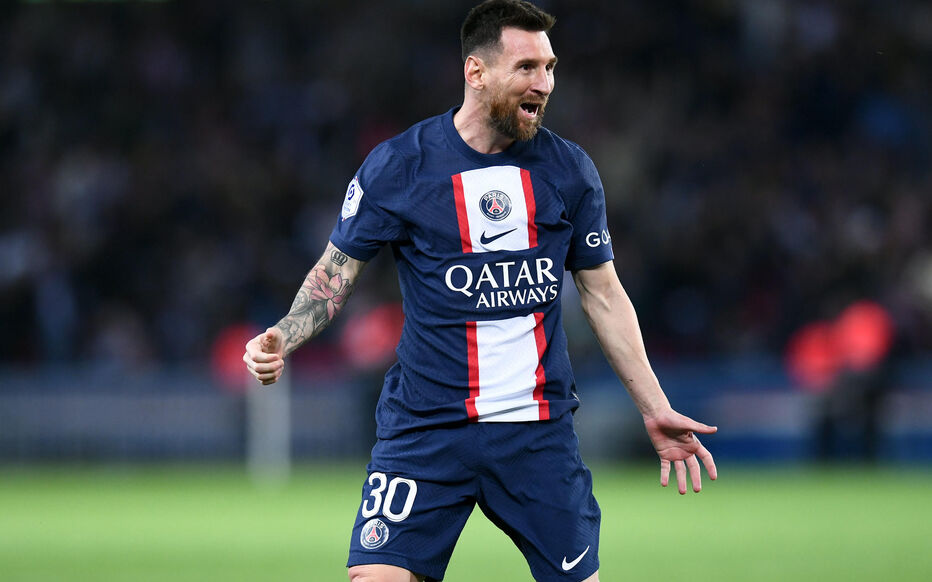 梅西世界杯停球视频（绝了！梅西0.5秒变魔术：左脚停，右脚射！19年神迹诞生）