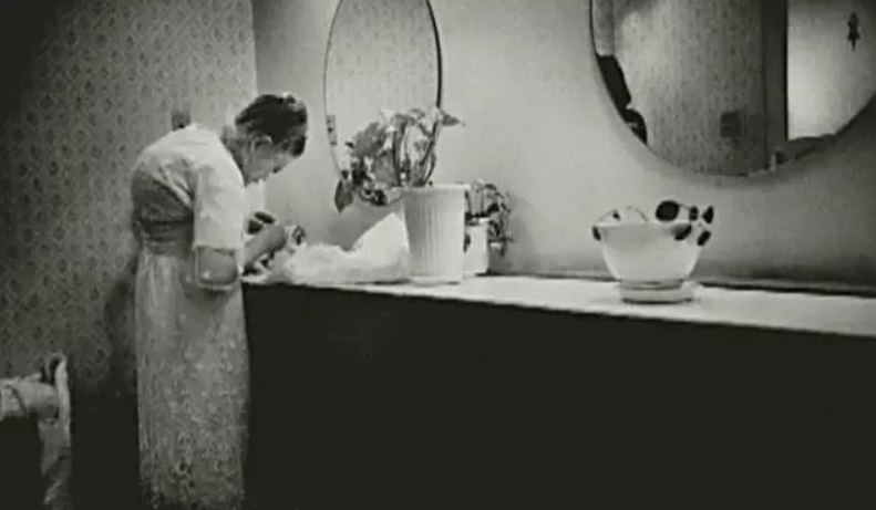 日本烟花女子74岁高龄仍站街，60年不间断拉客，却备受日本人尊重