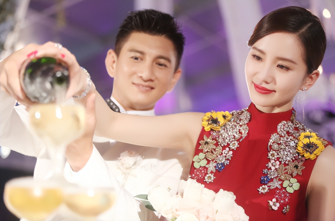 "清纯玉女"刘诗诗:嫁大17岁吴奇隆,婚后八年有幸福也有泪水