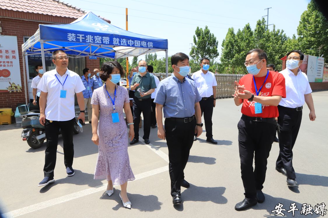 高考首日曹向东赵东钊等县领导视察高考工作