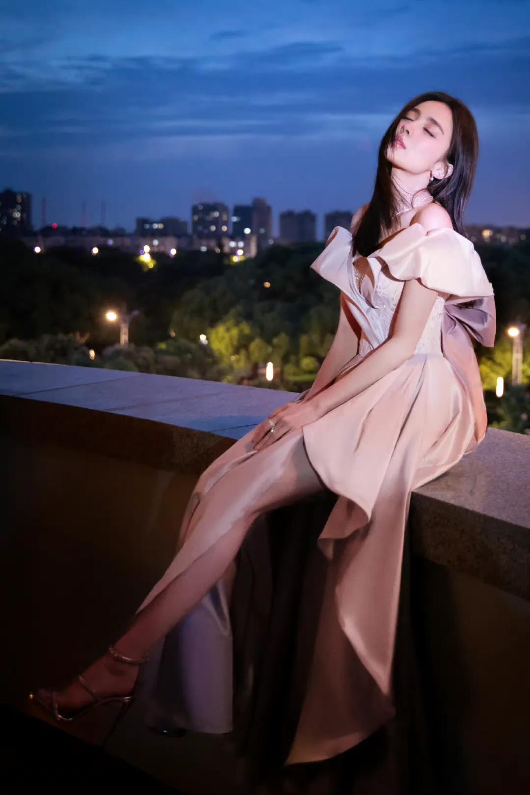 古力娜扎近期穿搭