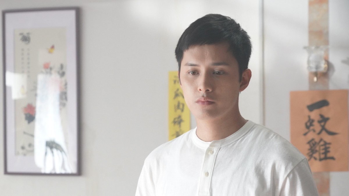 港剧《回归光影颂》热播，姜大卫郭晋安主演，陈展鹏本色出演