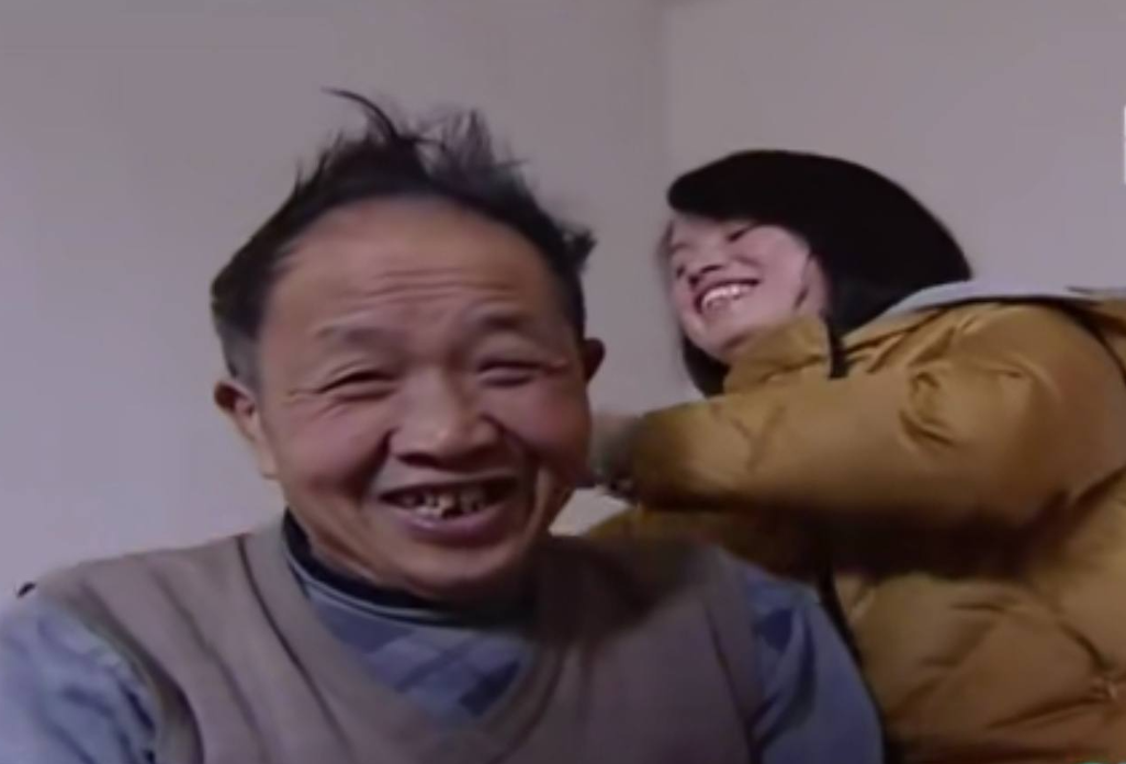 2012年，湖南38岁女教师追求65岁环卫工：除了你，别人都是将就