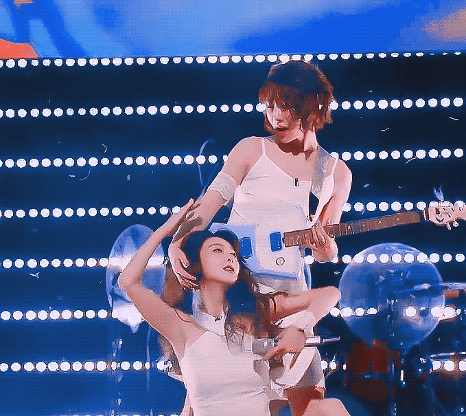 《乘风破浪》：王心凌挑战高音夺得第一，薛凯琪刘恋舞台绝美