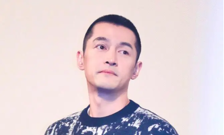 同样是寸头照,把杨洋肖战和彭于晏放一起对比,差距就出来了