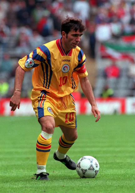 世界足球10大中场(疯狂的前卫——细数各时代那些爱进球的中场球员)