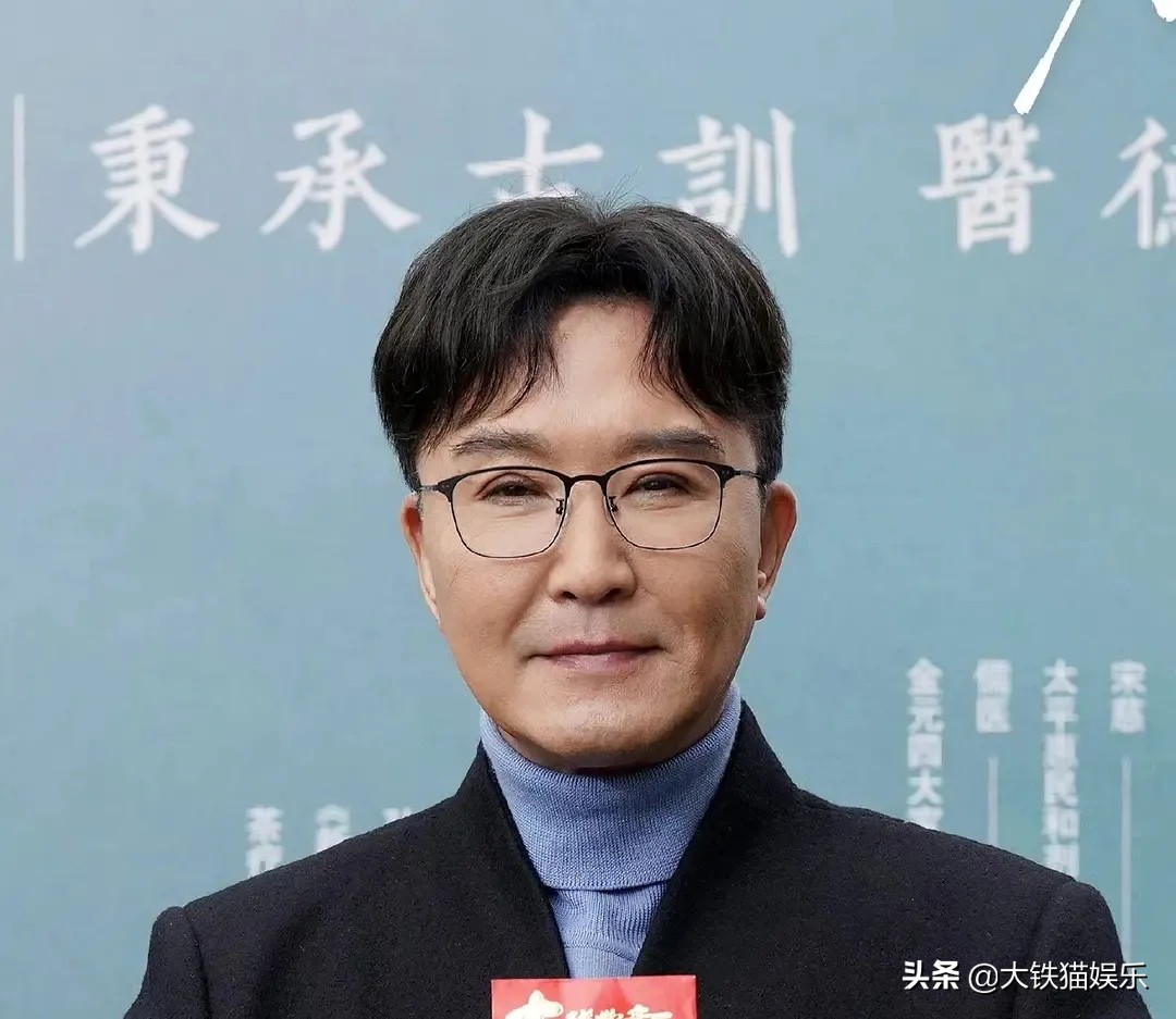 年轻时玉树临风，中年颜值垮了一地，这7位男神亲手砸了童年滤镜