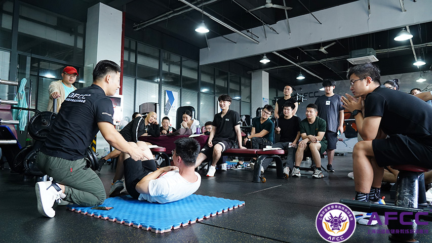 哪有健身培训基地（健身教练去哪学习比较好呢）