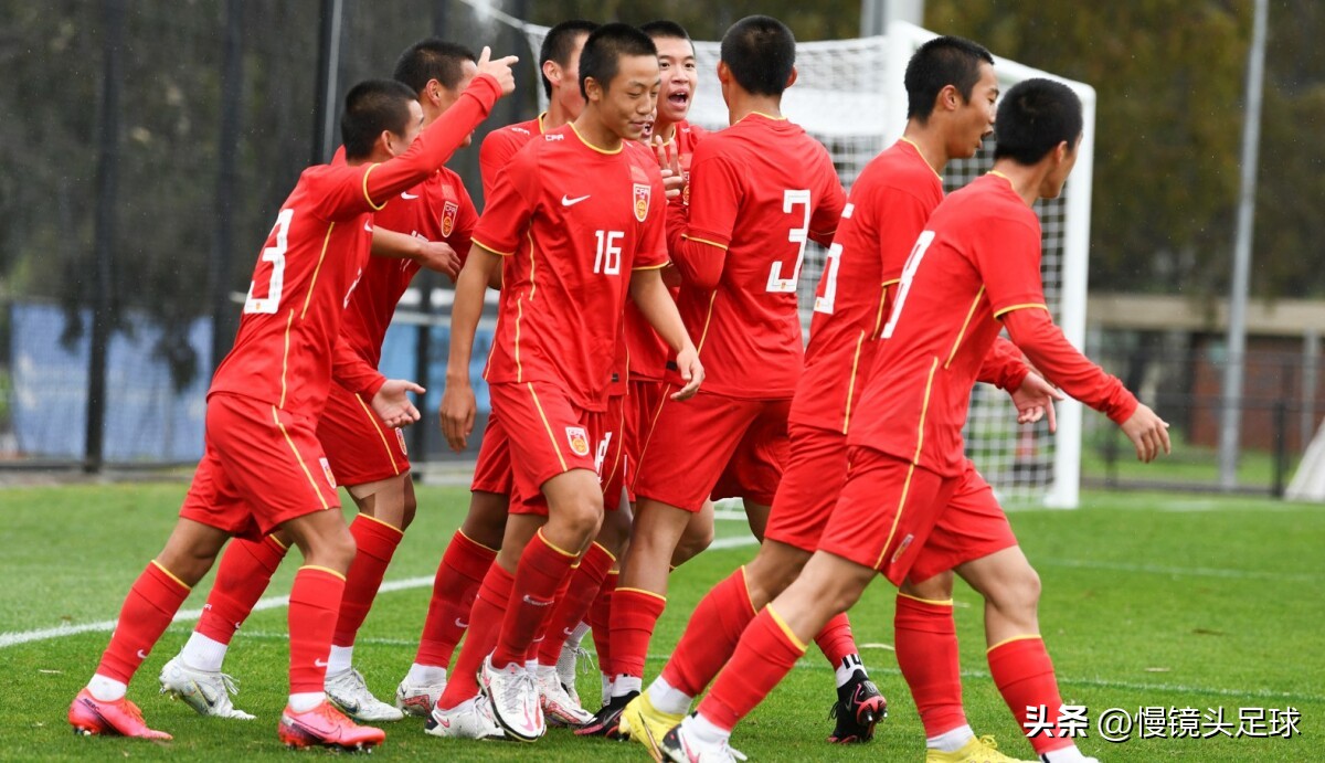 国足2连胜(2连胜，11-0！中国队狂飙，新星2场7球，国足出线形势：3连胜=第1)