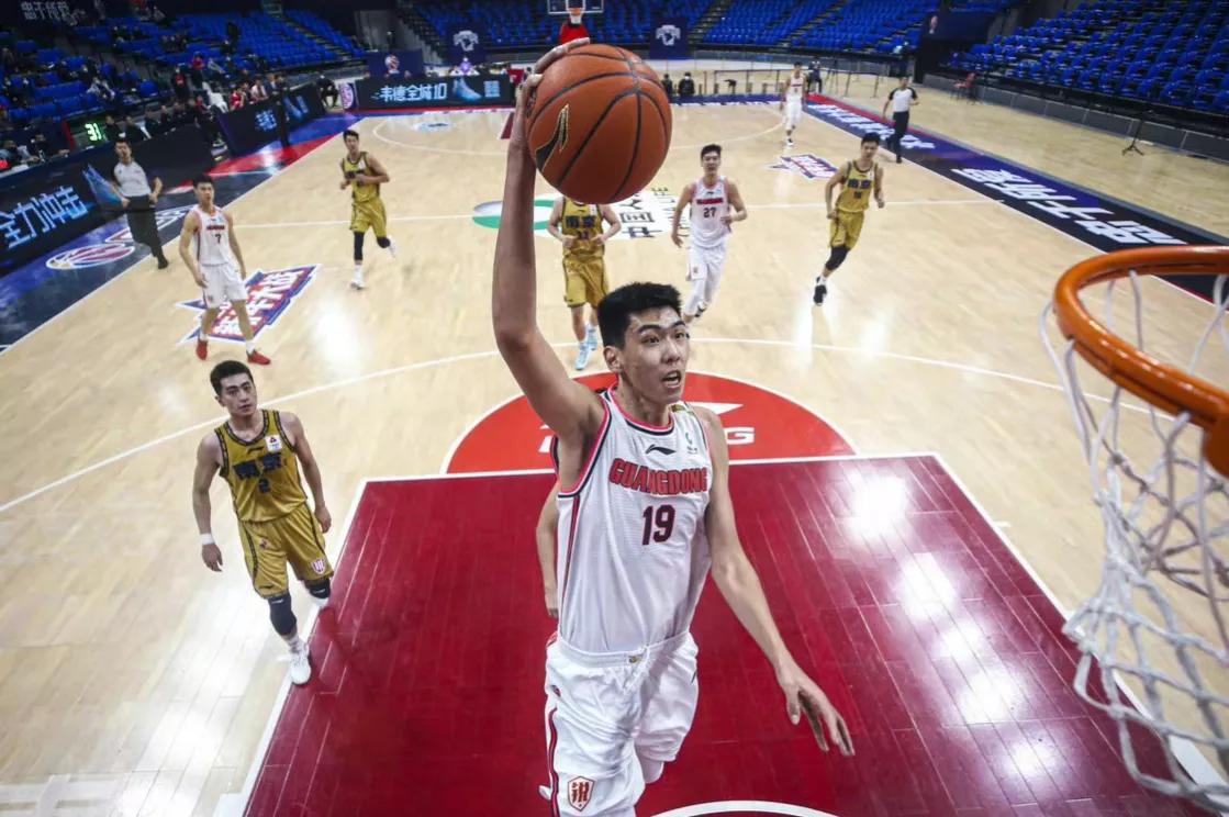 nba年輕中鋒排名（CBA6大00后中鋒，余嘉豪沖擊NBA，廣東隊兩人在內，誰能接班周琦）