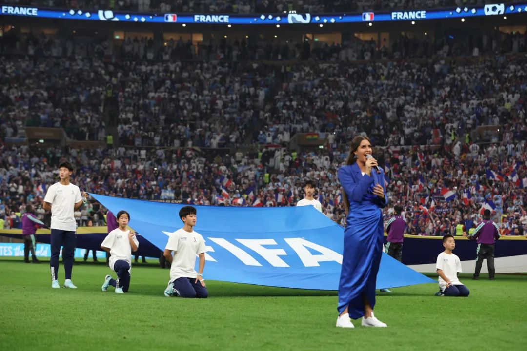 梅西世界杯图片中国（昨晚，6名中国少年与梅西姆巴佩一起登场世界杯决赛！）