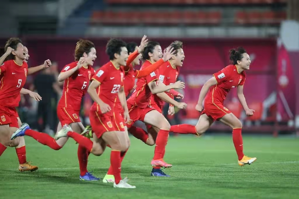 亚洲杯女子足球哪里直播（CCTV5恢复直播亚洲杯决赛，球迷：中国女足用实力征服了央视）
