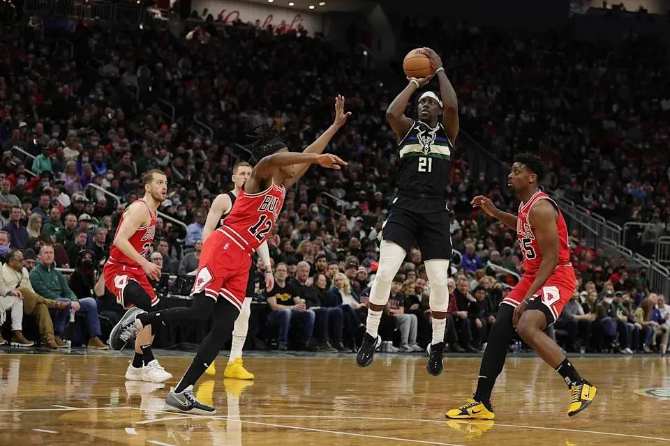 jrueholiday球員（Jrue Holiday是這世代最被低估的頂尖后衛(wèi) 本季他是攻防一體的存在）