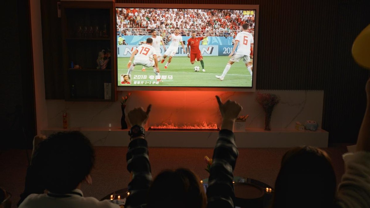 什么软件能世界杯投屏（2022如何沉浸式看世界杯？用投影仪大屏看球赛简直不要太舒服）