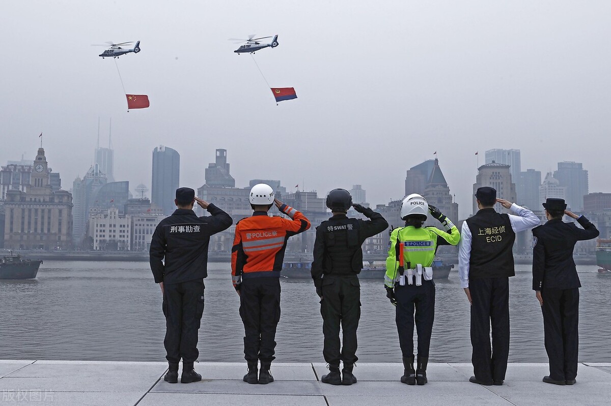 以下“4警1勤”人员，哪个不属于合同制？辅警和协警怎样才能进编