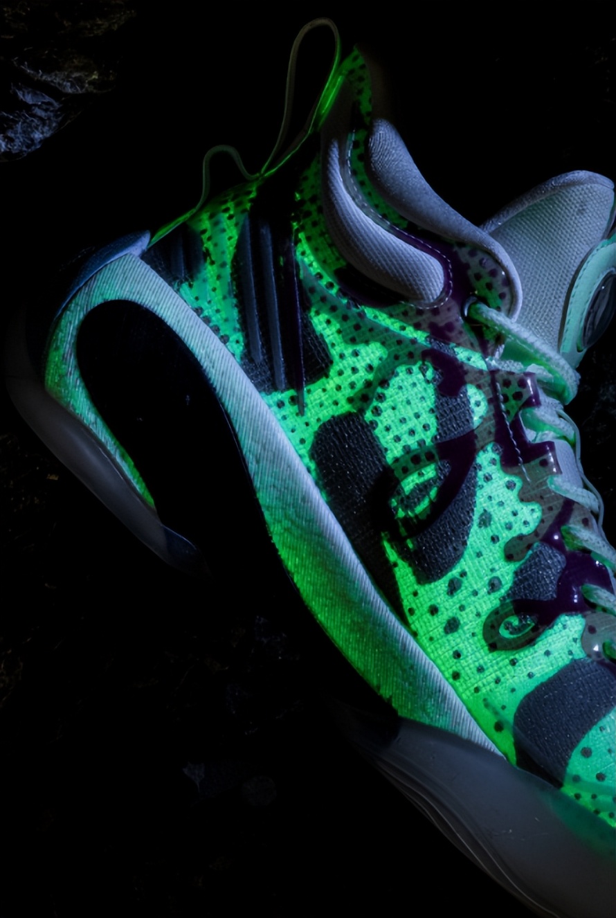 特步有没有什么好看的女款粉色鞋（百花齐放！韦德之道10代多配色曝光，安踏KT7Pro来袭，特步惊喜多）