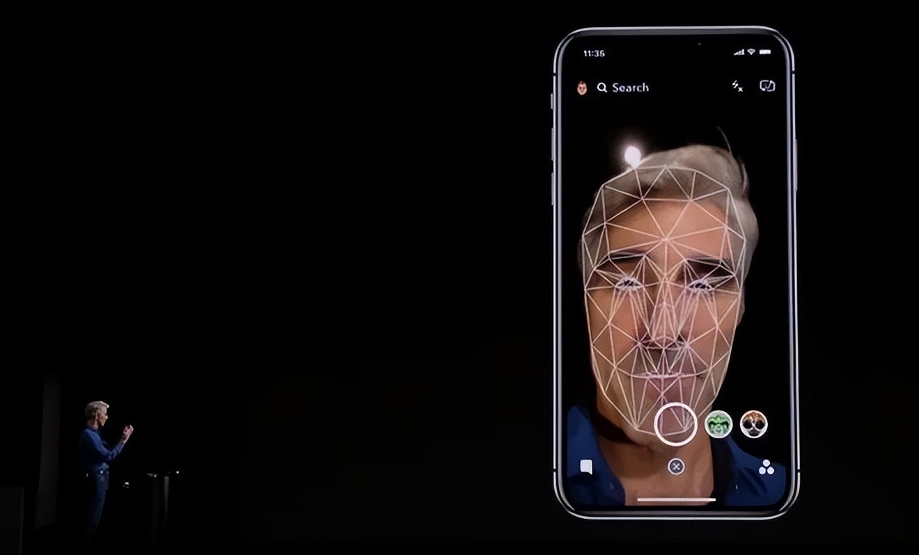 全网都在骂iPhone的刘海，这男人得背锅