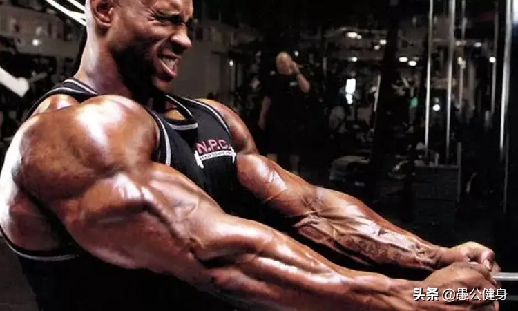 打羽毛球右手变粗怎么办（打羽毛球手臂会变粗吗？）