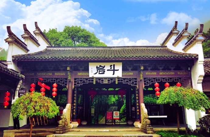 不输嵊州、慈溪，杭绍旁边的这座好逛又好吃的小城更值得推荐