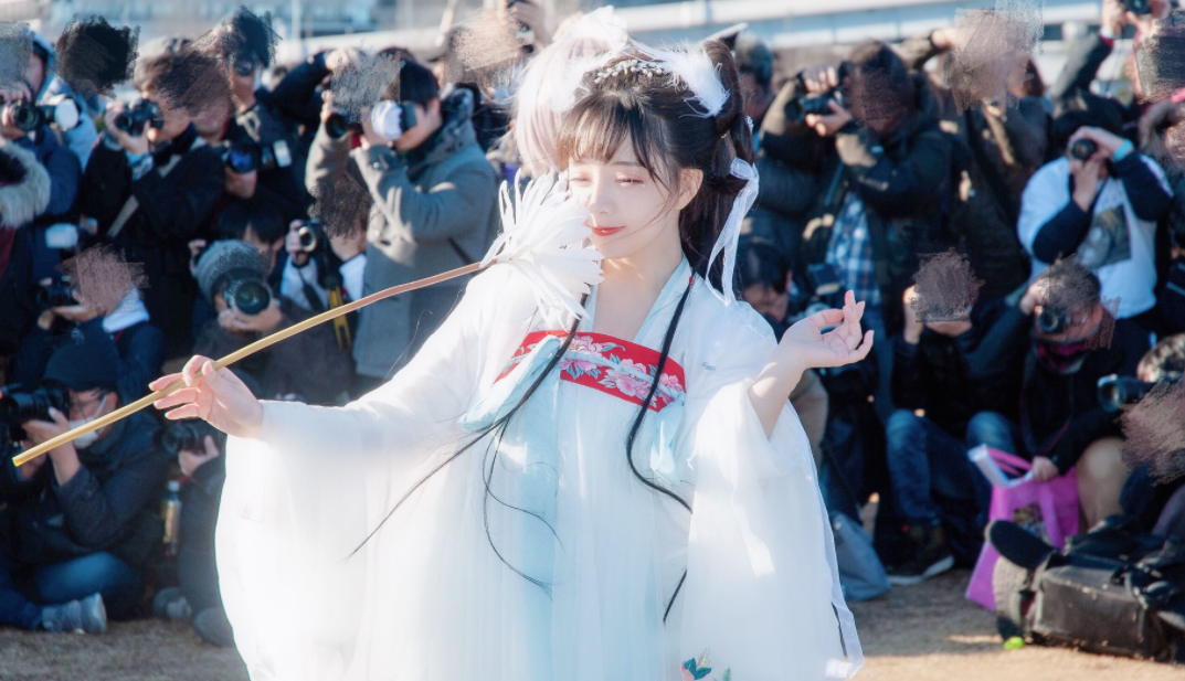 同是狐妖小红娘，杨幂和王奕萌气质大不同！-哪边嗨