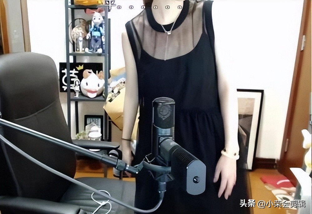 掀裙子游戏（关于裙子的游戏）