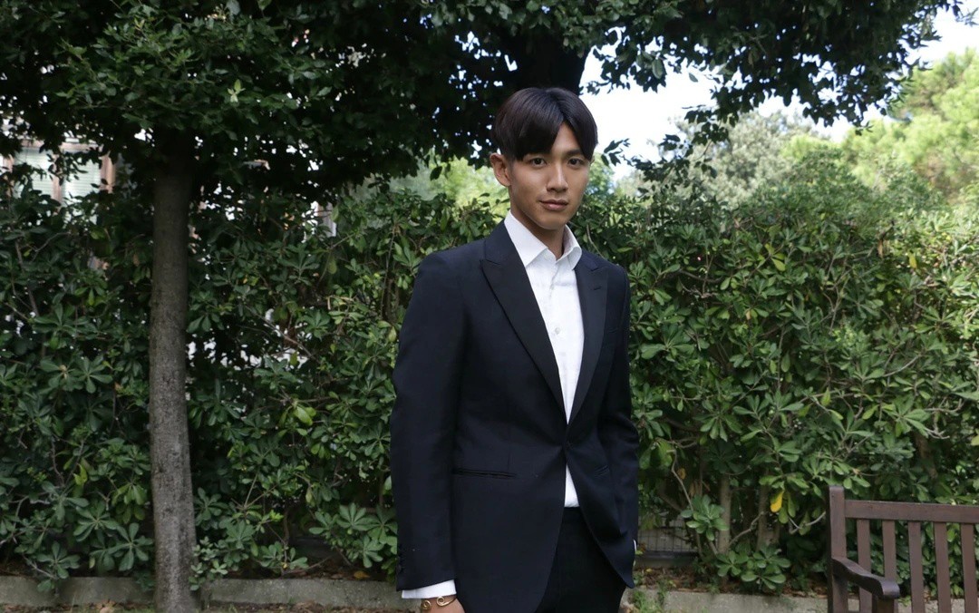 柯震东复出拿影帝，谁还记得剥皮拆骨45小时，全家烧死的缉毒警察