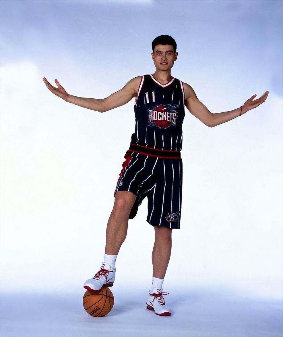 姚明个人介绍(nba365天365星——姚明)