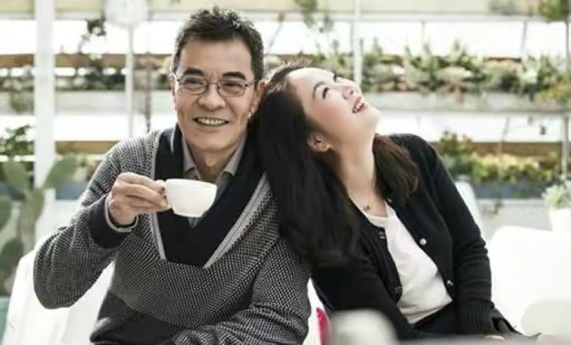 演员刘威：51岁老来得子，64岁还在拼命工作，儿子还小不敢老去