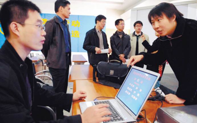 公务员政审严格，需要满足的条件很多，考生应提前了解