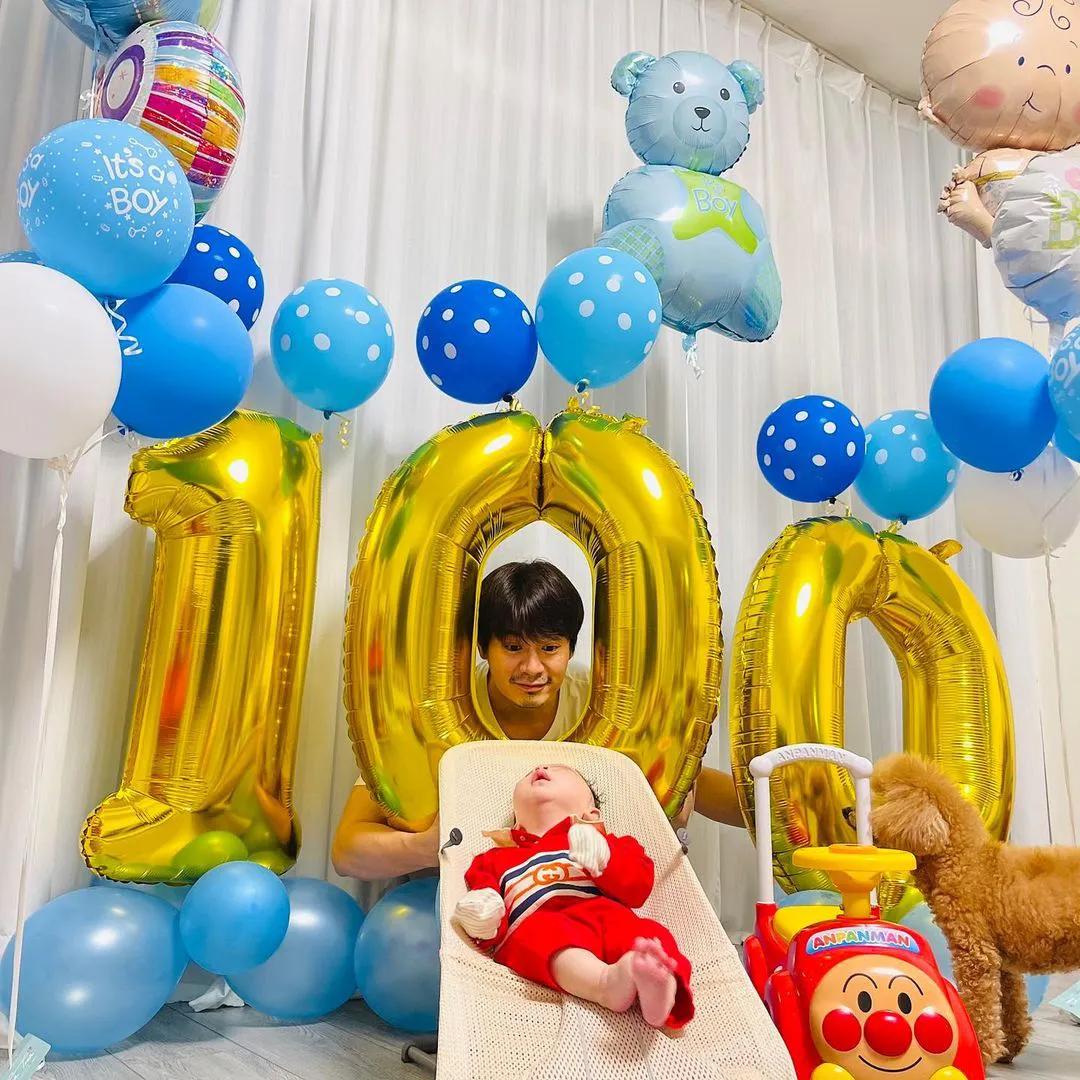杨怡晒照为二胎儿子庆祝百日，小宝贝软萌出镜，和爸爸对视超有爱