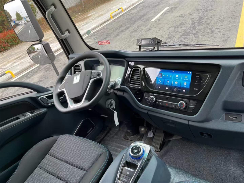 续航超600公里的新能源冷藏车：吉利4.2米绿牌冷藏车