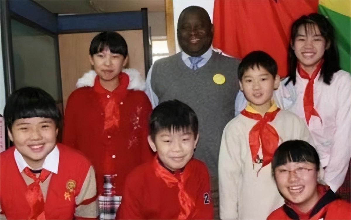 北大才女殷杰：远嫁非洲，因战乱与夫分别2年，再见丈夫已成高官