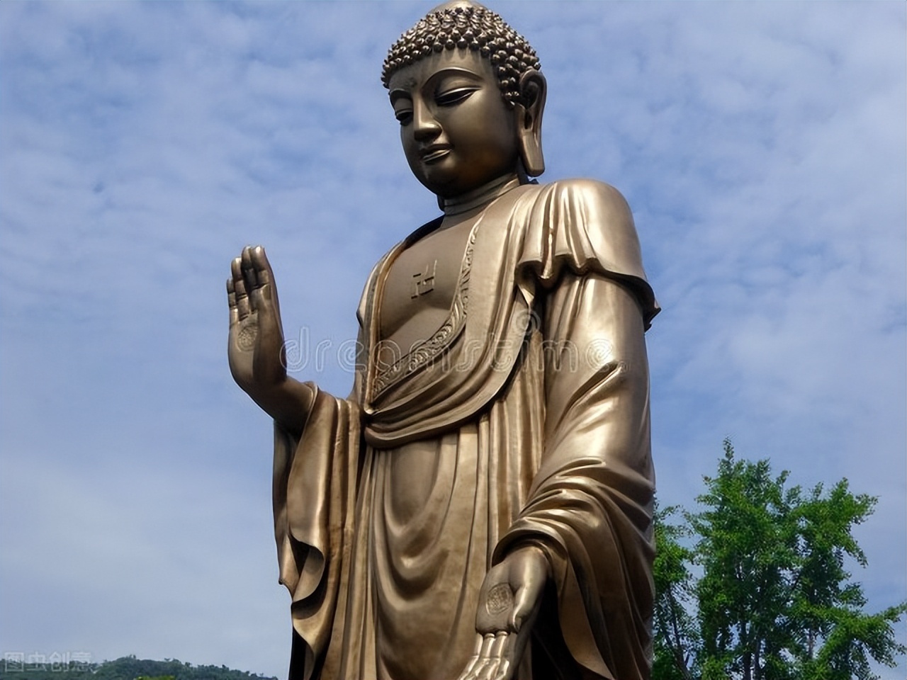 无锡灵山大佛（世界最大的露天青铜旃檀立像——灵山大佛，遍地佛教元素）