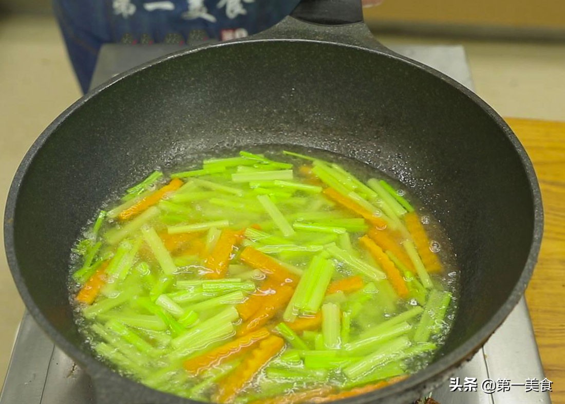 建议中老年人，少吃点猪肉，多吃这几样，营养不贵，常吃手脚有力