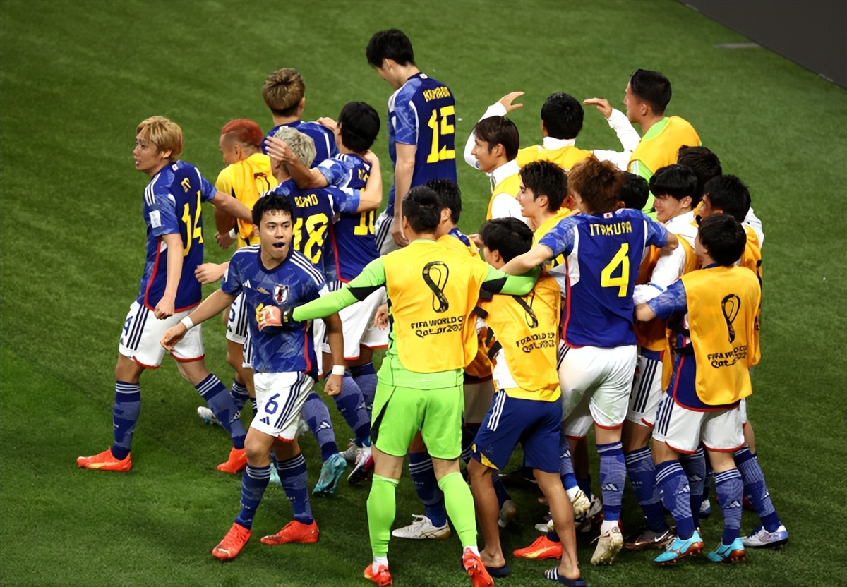 瓜帅遇最大难题（五换到位日本队逆转！弗里克的无锋阵：遇到瓜帅都解不开的难题）