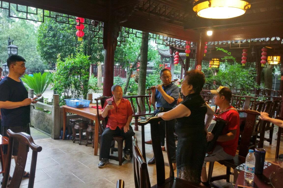 同学聚会：缤纷岁月，多彩人生