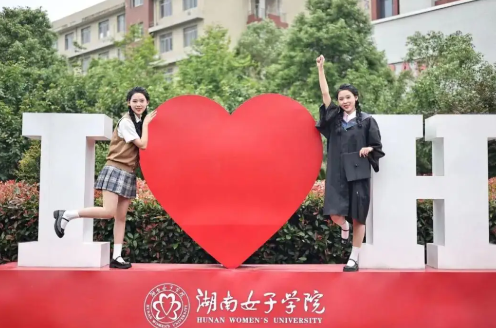 高考进入倒计时，全国唯一一所只招收女生的学校，开始招收男生