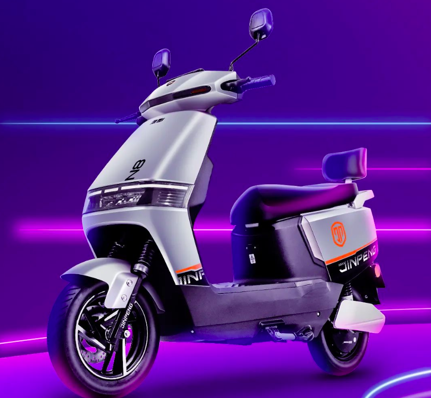 金彭电动车n8测评搭载石墨烯电池最大续航280里配双碟刹