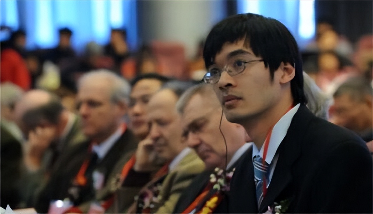 8岁高考得760分("神童"陶哲轩:8岁高考得760分,智商超过爱因斯坦,如今